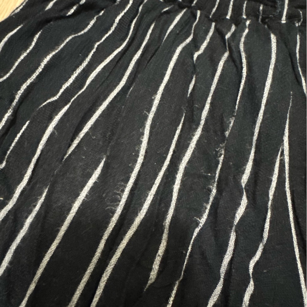American Eagle Outfitters Black Shorts with White Stripes - Picture 4 of 4